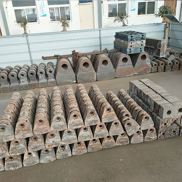 訂制破碎機錘頭認準鞏義東辰，一副頂5副用